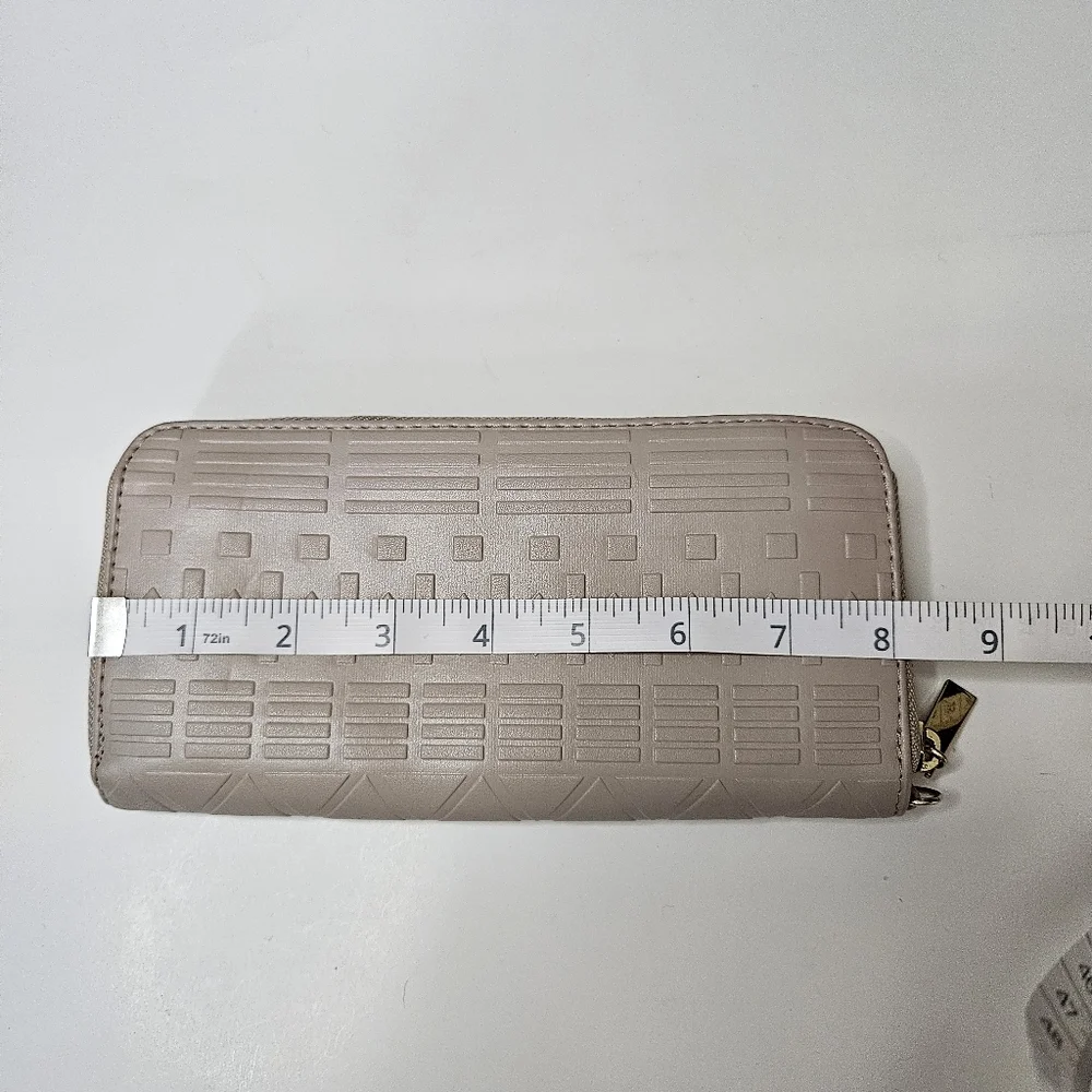 Target Wallet - Picture 9 of 12